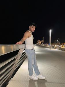 643852366: Chico busca chica en Granada