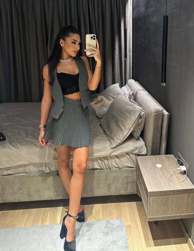 631357684: Chica busca chico en Málaga