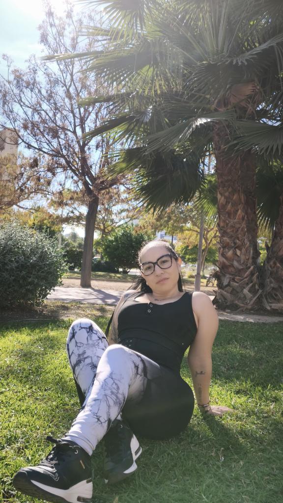 613802783: Chica busca chico en Alicante