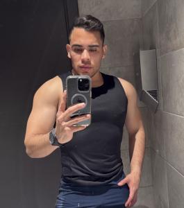 653264996: Chico busca chica en Granada