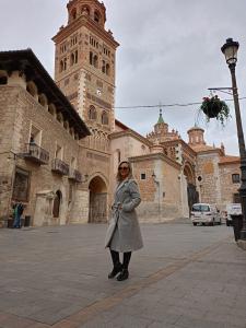 643072584: Chica busca chico en Teruel