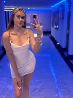 670412848: Chica busca chico en Barcelona