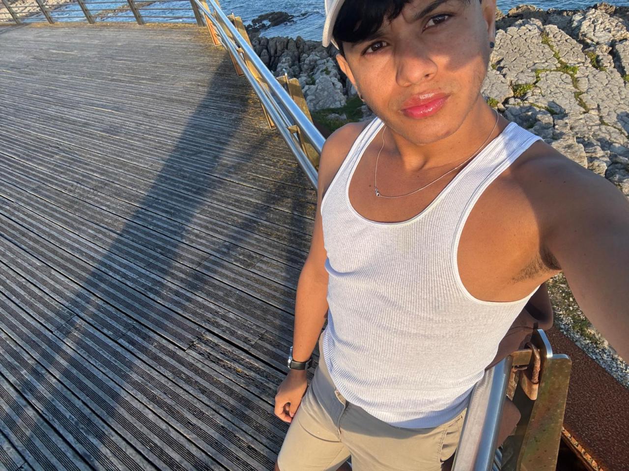 Chico busca chica en Las Palmas: 