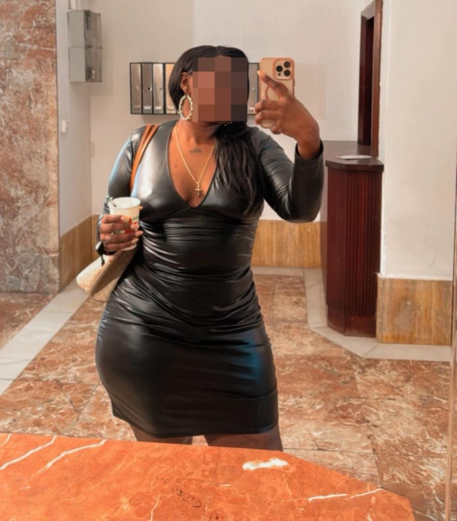 670449604: Chica busca chico en Barcelona