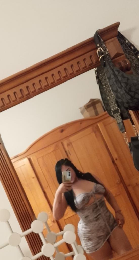 742093506: Chica busca chico en La Coruña