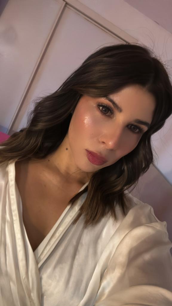 672301641: Chica busca chico en Ibiza