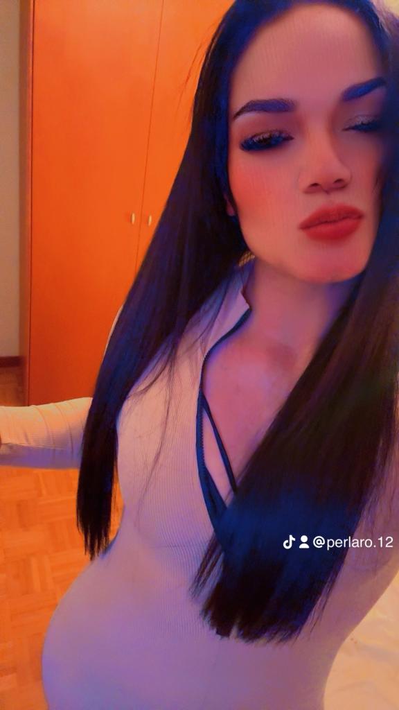 613437183: Chica busca chico en Navarra