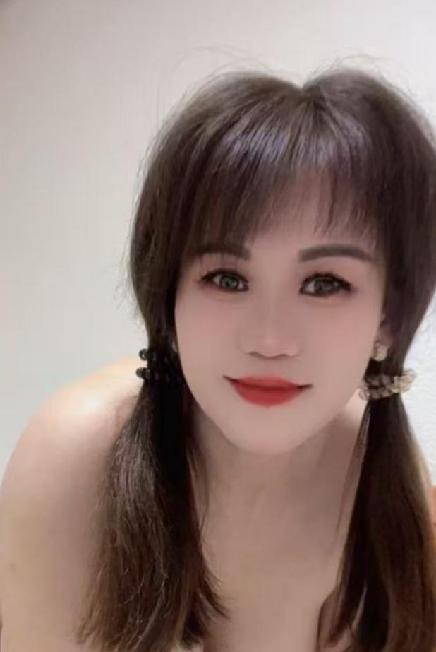 661160752: Chica busca chico en Ibiza