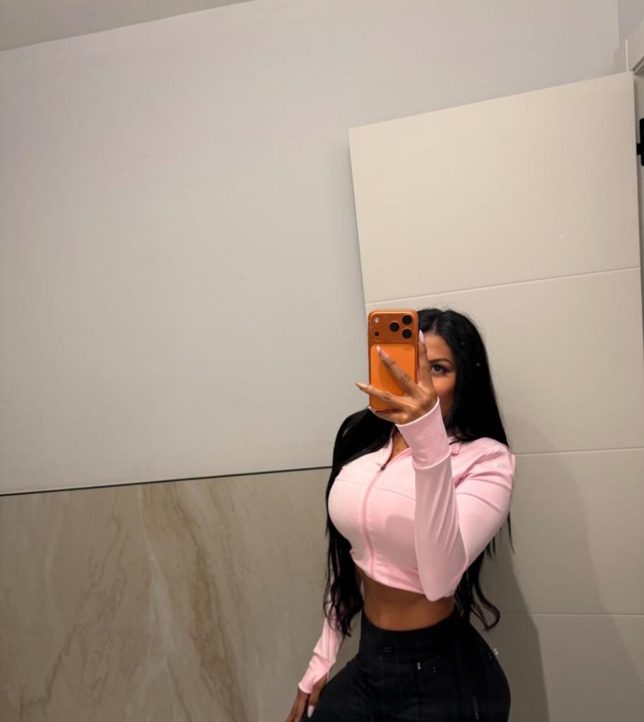 650363883: Chica busca chico en Sevilla