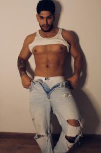 643852366: Chico busca chica en Granada