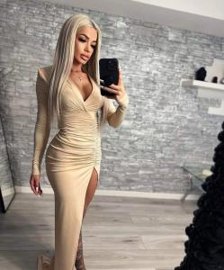 605938915: Chica busca chico en Málaga