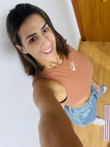 697696775: Chica busca chico en Orense