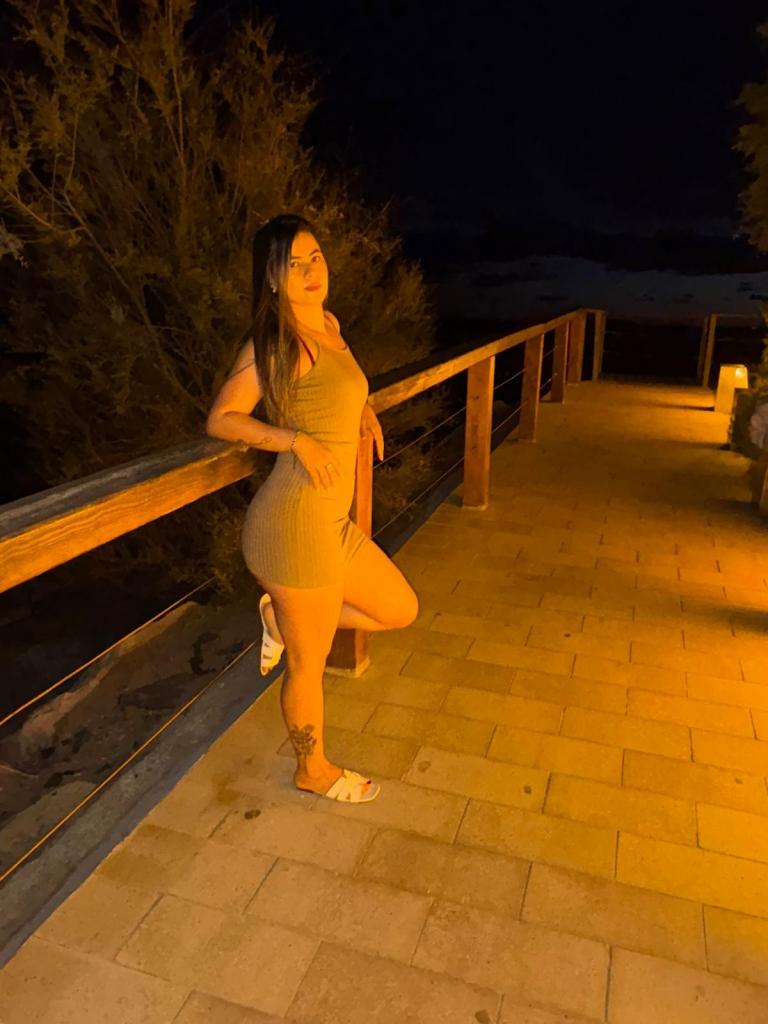 632734159: Chica busca chico en Barcelona