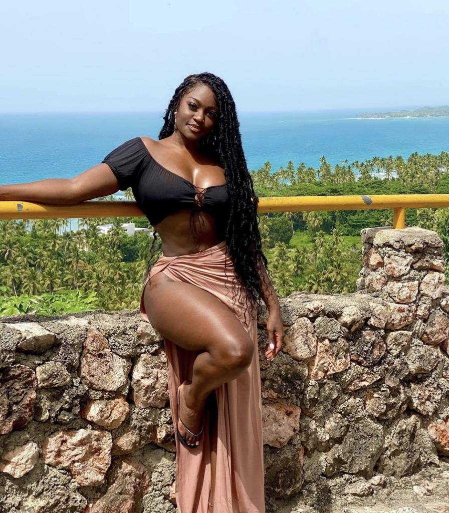 643550582: Chica busca chico en Murcia