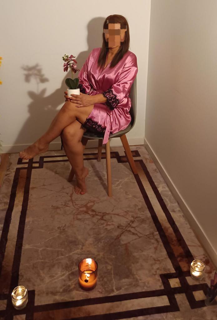 611325729: Chica busca chico en Madrid