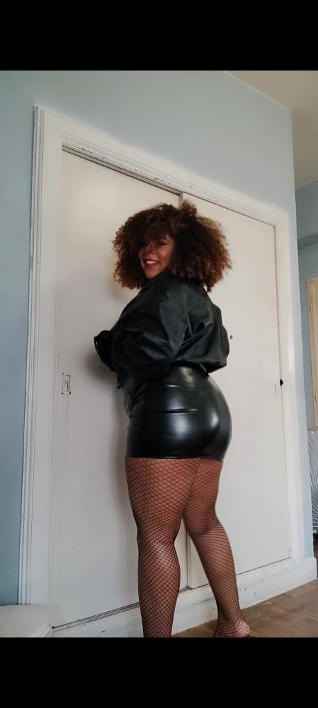 602192800: Chica busca chico en La Coruña