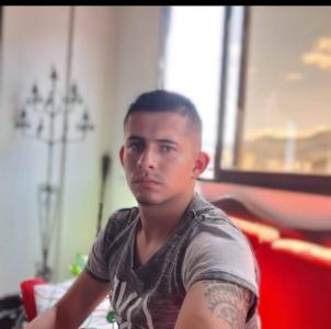 642473434: Chico busca chica en Granada