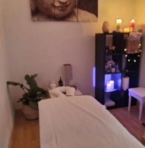 613930530: Chica busca chico en Barcelona