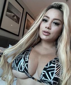 Chica busca chico en Huelva: 