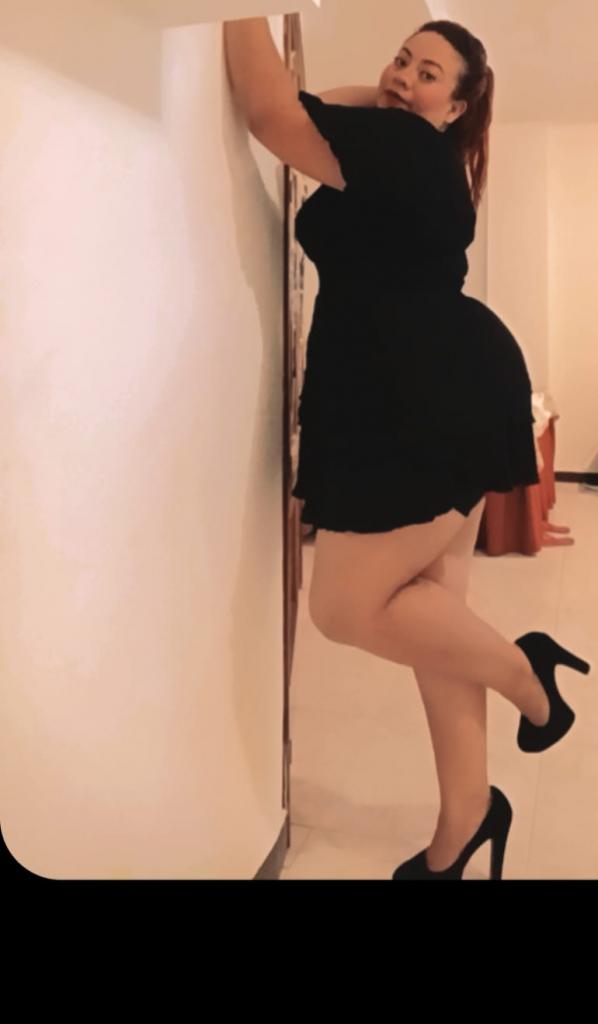 742095471: Chica busca chico en Sevilla