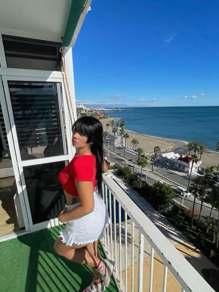 607068560: Chica busca chico en Málaga