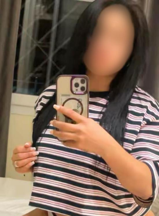 602645360: Chica busca chico en Sevilla