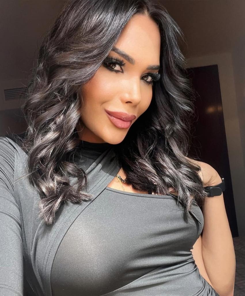 631173613: Transexual en Granada