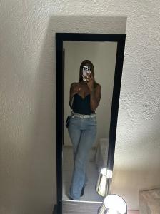 667364332: Chica busca chico en Gerona