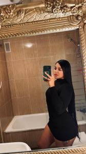 612242617: Chica busca chico en Barcelona