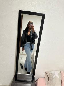 667364332: Chica busca chico en Gerona