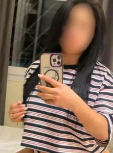 602645360: Chica busca chico en Sevilla