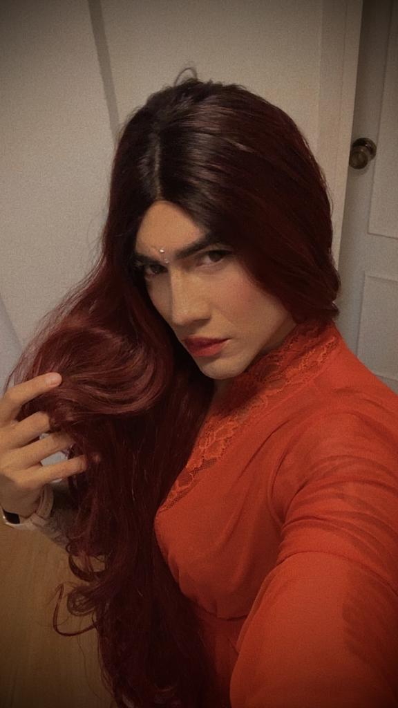 678635660: Travesti en León