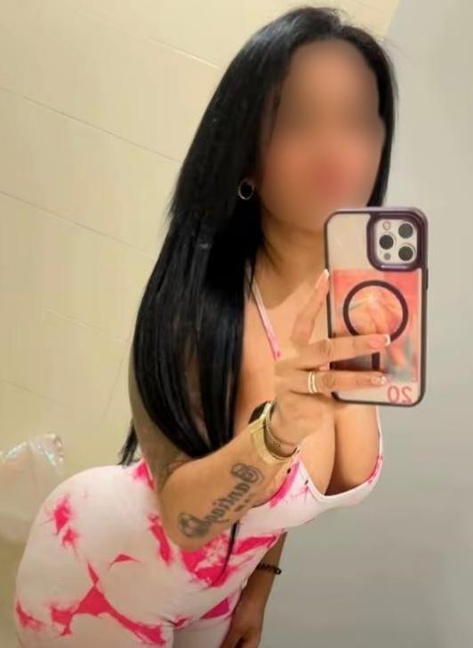 602645360: Chica busca chico en Sevilla