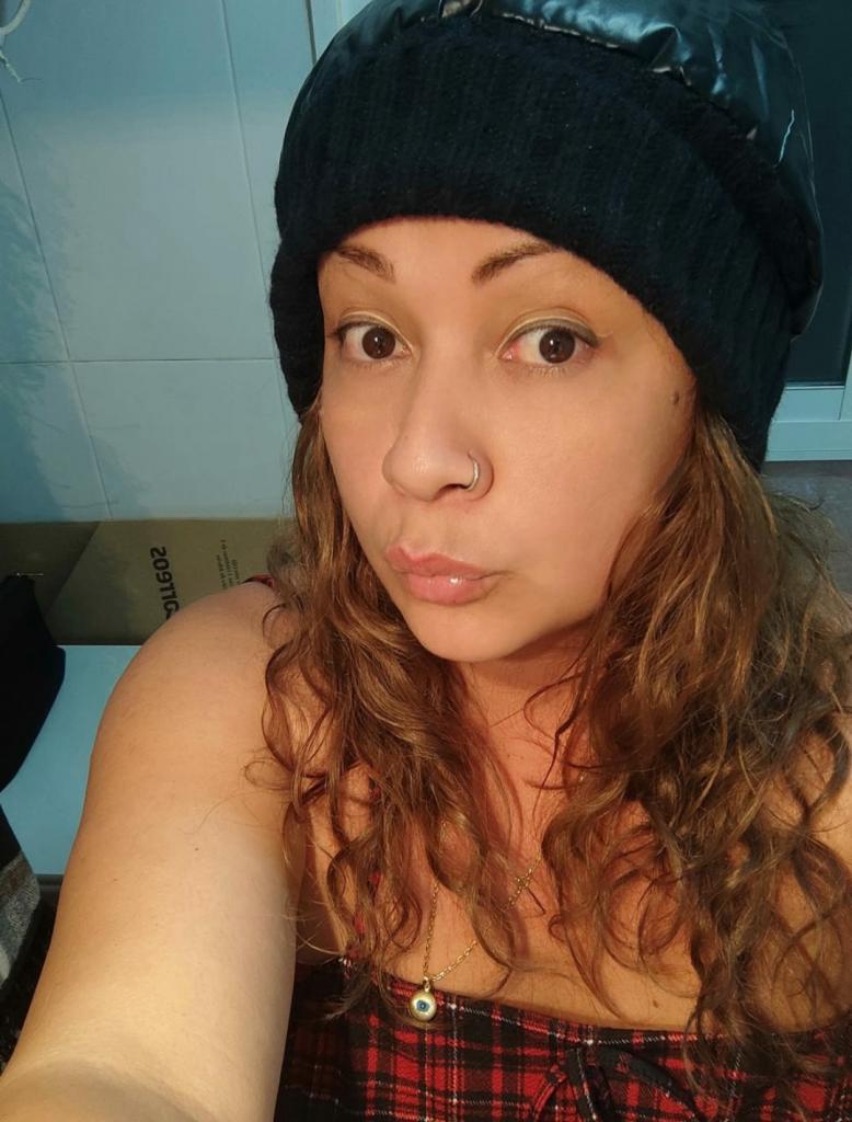 611358373: Travesti en León