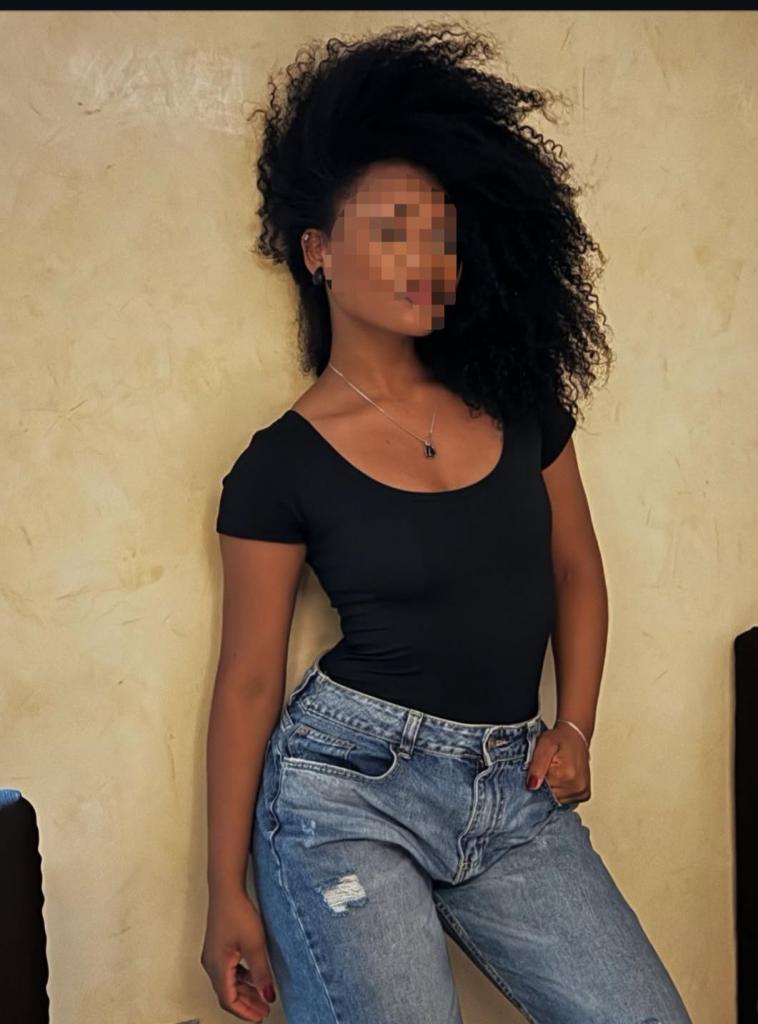 617257059: Chica busca chico en Valencia