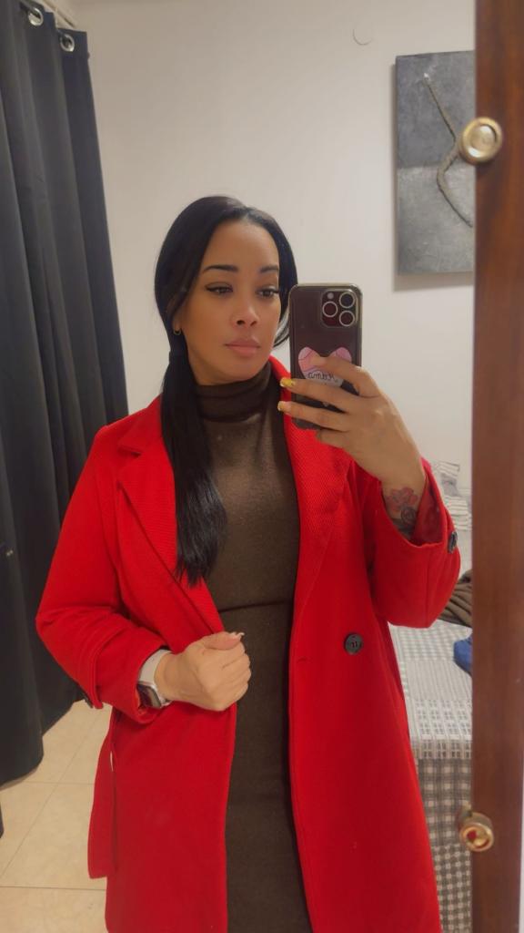 604299576: Chica busca chico en Barcelona