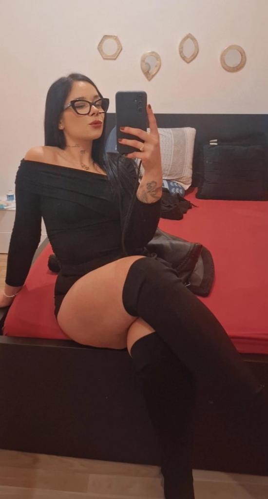 Chica busca chico en Ibiza: 