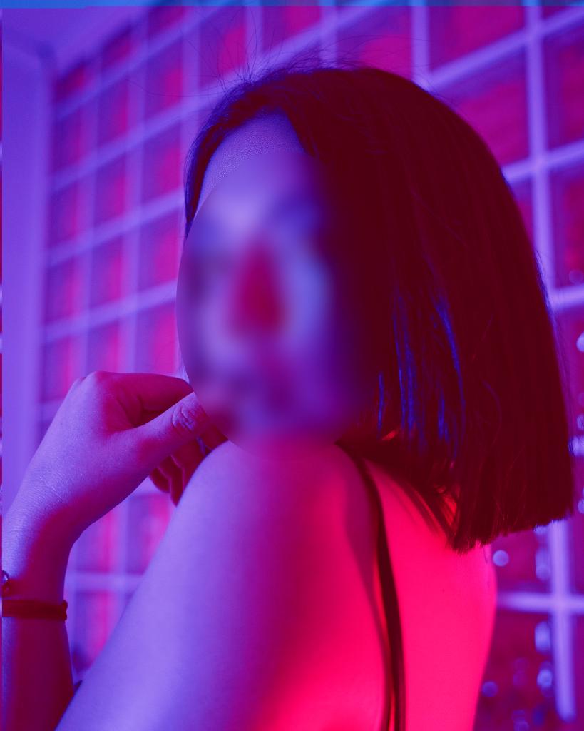 Chica busca chico en Alicante: Chica busca chico