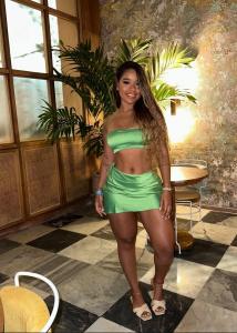 664085854: Chica busca chico en Pontevedra