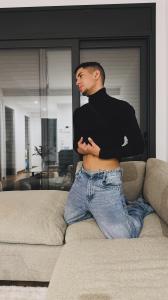 658755101: Chico busca chica en Valencia