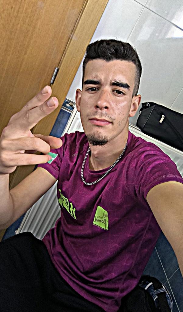 619533067: Chico busca chica en Navarra