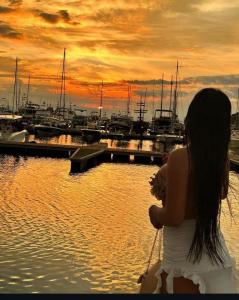 633413428: Chica busca chico en Navarra