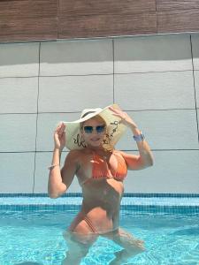 666046309: Chica busca chico en Madrid