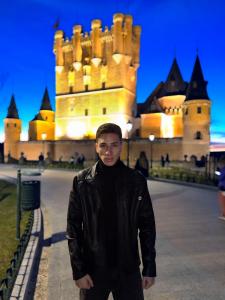 603348051: Chico busca chica en Segovia