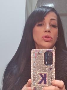 614137601: Chica busca chico en Madrid