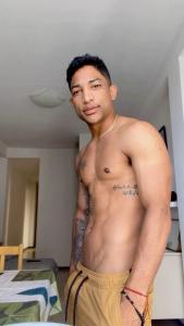 604242546: Chico busca chica en Barcelona