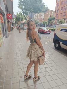 643767242: Chica busca chico en Cádiz