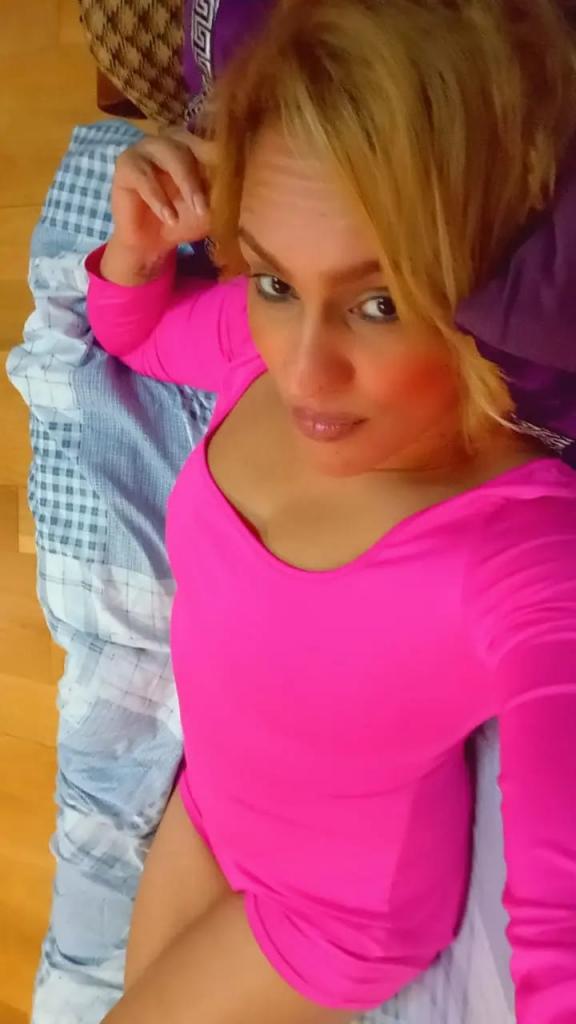 659127930: Chica busca chico en Cantabria