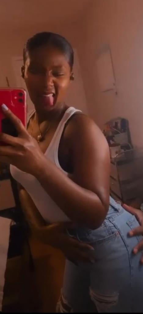 Chica busca chico en Granada: 