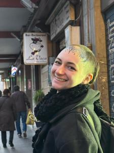 644441551: Chica busca chico en Barcelona